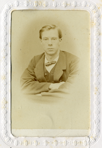 221715 Portret van mr. E.C.U. de Balbian van Doorn, geboren 1841, notaris te Utrecht, overleden 1917. Borstbeeld van voren.
